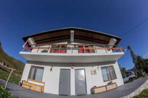 Отель Ski House Bluebird, Гудаури